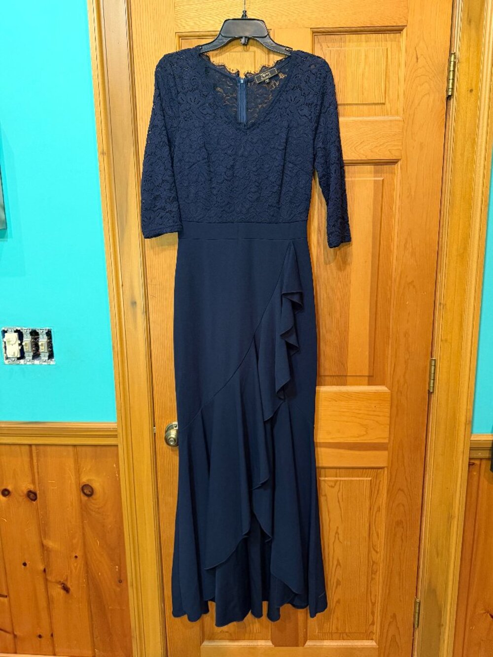 Gorgeous Navy Lace Maxi Dress – Size Small